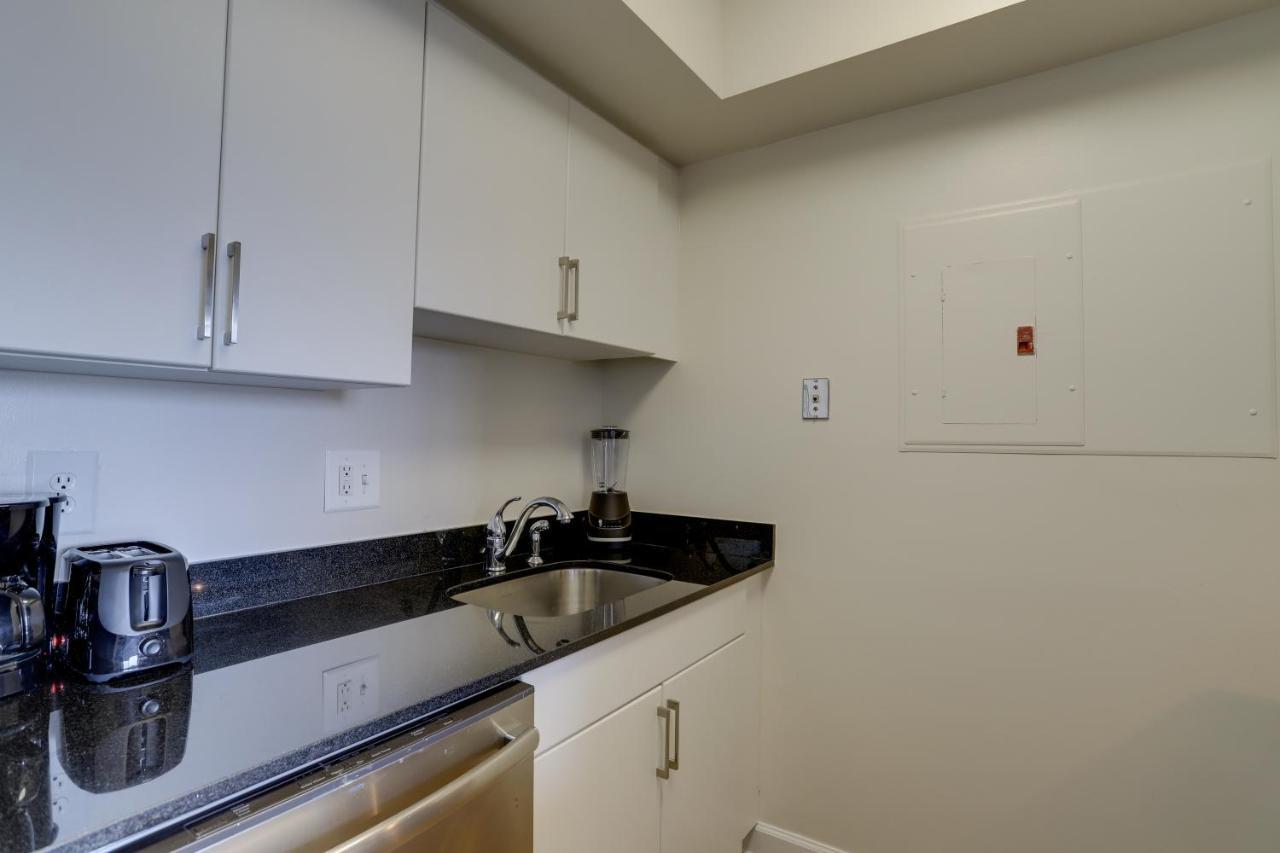 Stylish And Charming Apartment In Pentagon City Arlington Exteriör bild