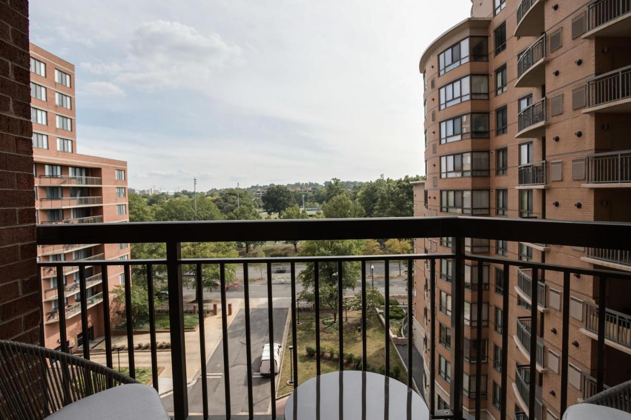 Stylish And Charming Apartment In Pentagon City Arlington Exteriör bild