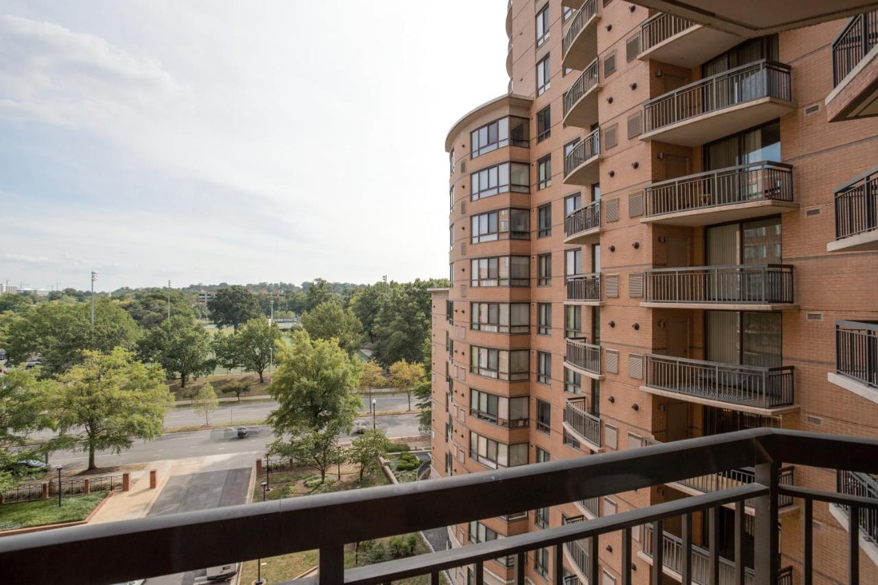 Stylish And Charming Apartment In Pentagon City Arlington Exteriör bild
